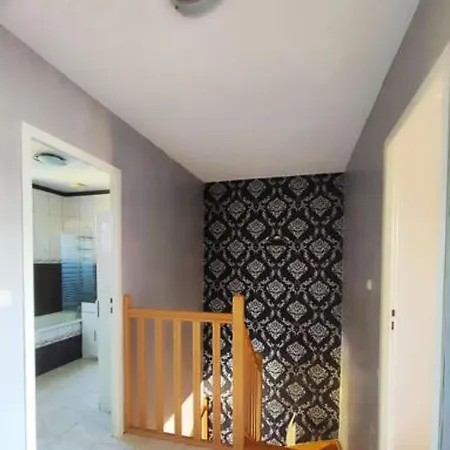 Situated In A Area ! ! בית אירוח