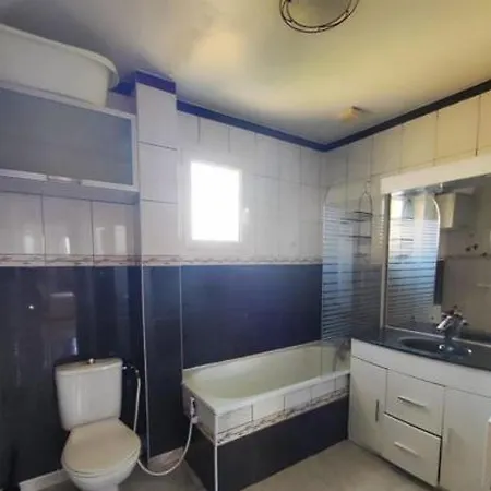Homestay Situated In A Area ! ! Peyia