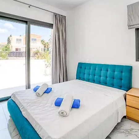 Situated In A Area ! ! *