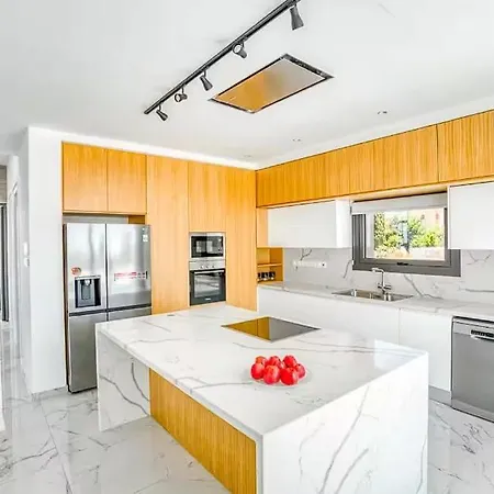 Situated In A Area ! ! * Peyia